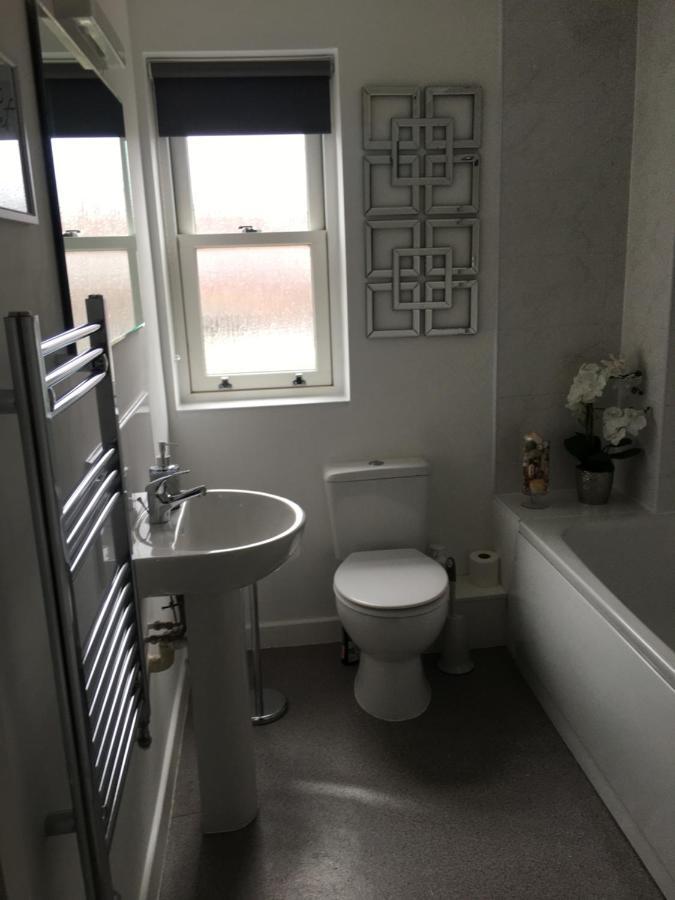 Comfortable Rooms With Live In Host, Walking Distance To The High St & More Glastonbury Exteriér fotografie